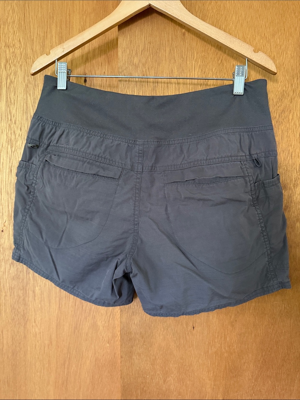 Women's Prana Kanab Active Stretch Pocket Shorts - Gray - Picture 3 of 8